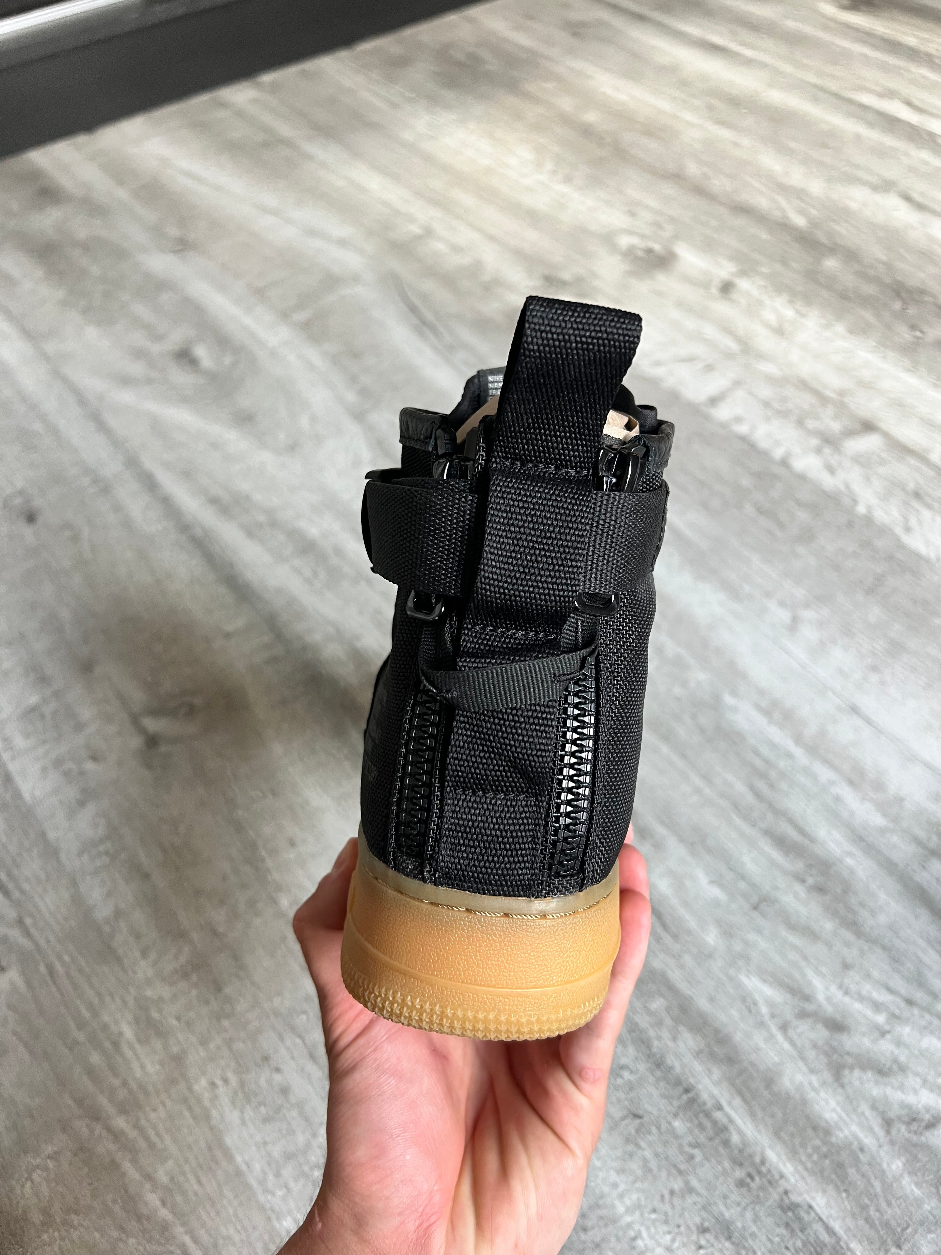 Buty Nike SF Air Force 1 Mid Black Gum