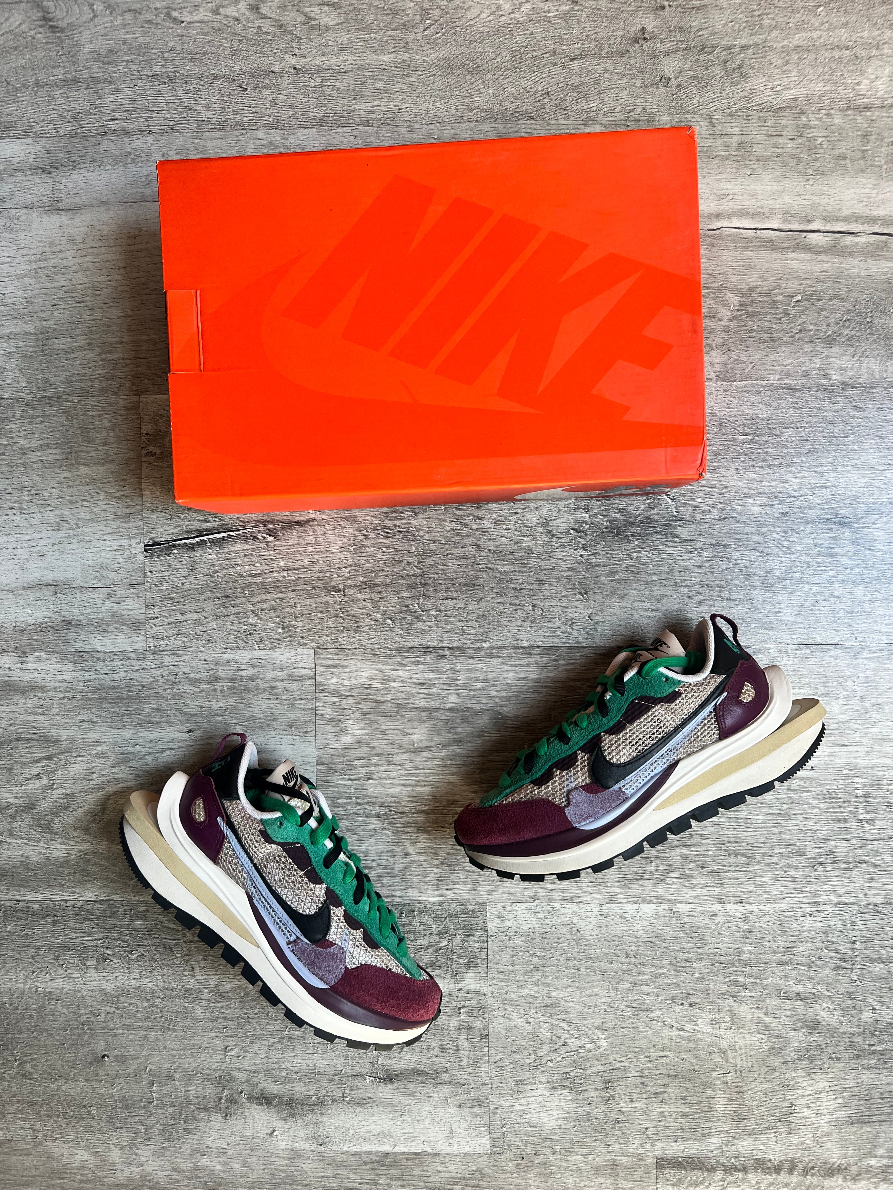 Buty Nike Sacai Vaporwaffle Villain Red Neptune Green