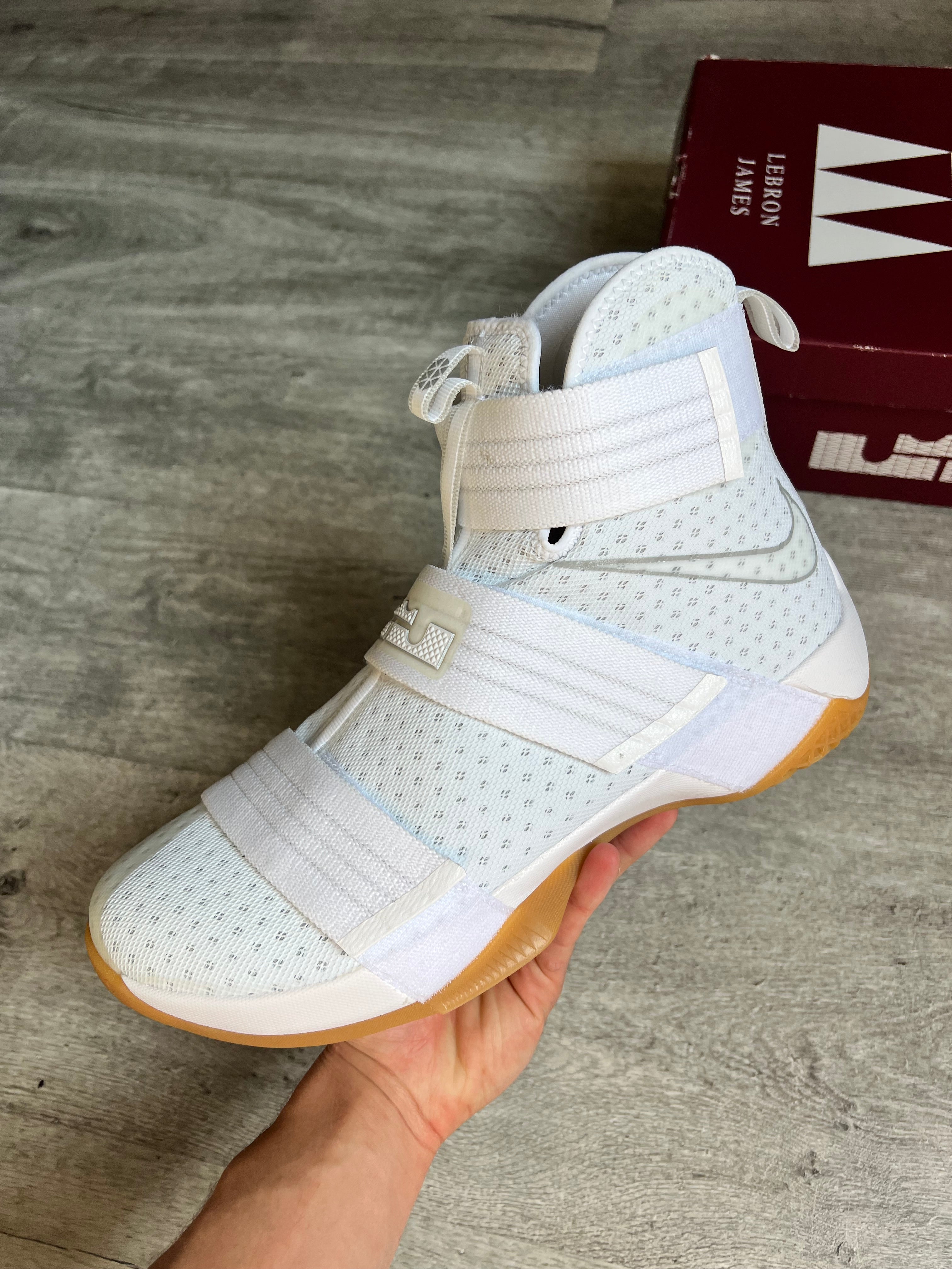 Buty Nike Lebron Zoom Soldier 10 Strive For Greatness