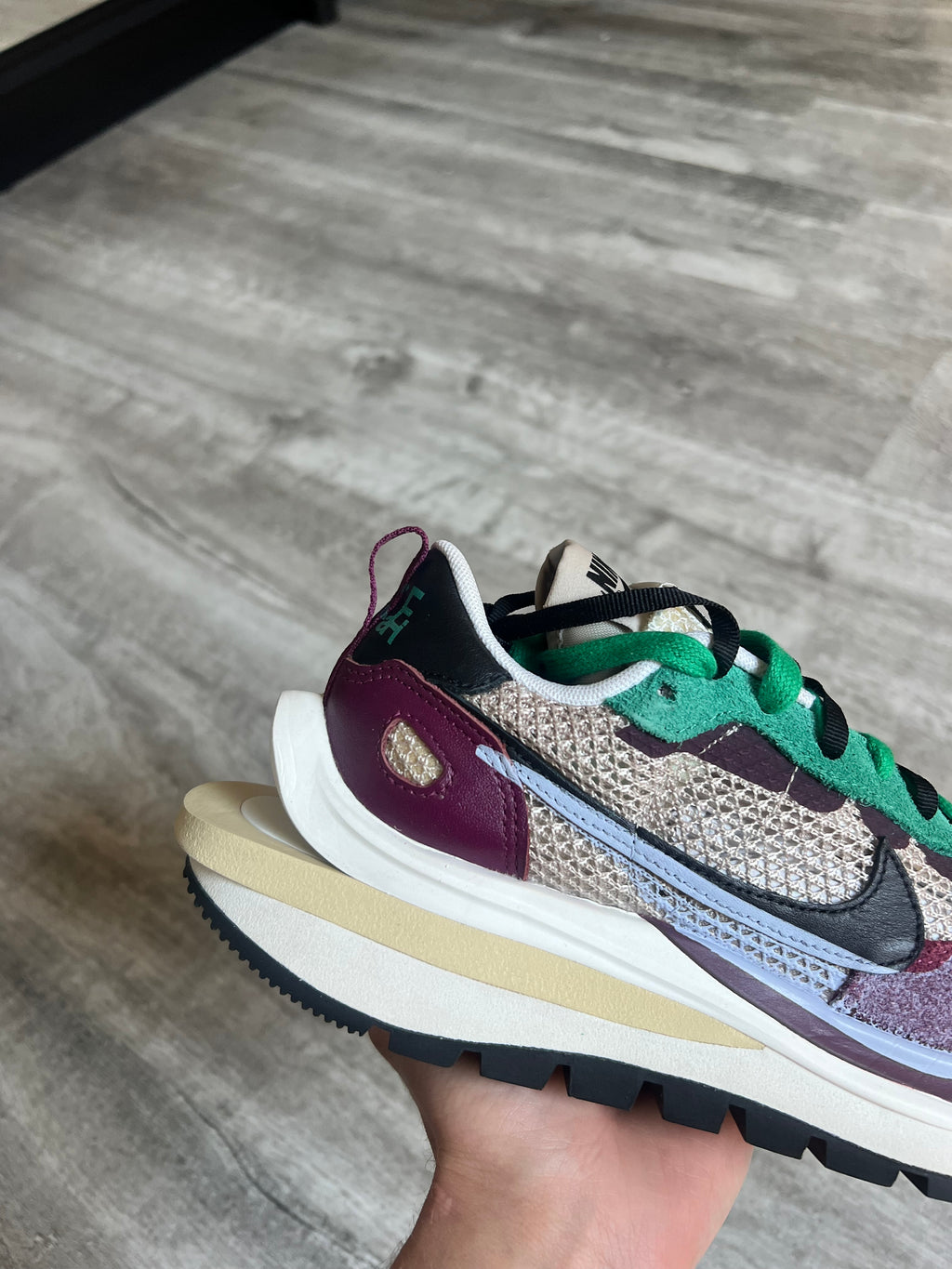 Buty Nike Sacai Vaporwaffle Villain Red Neptune Green