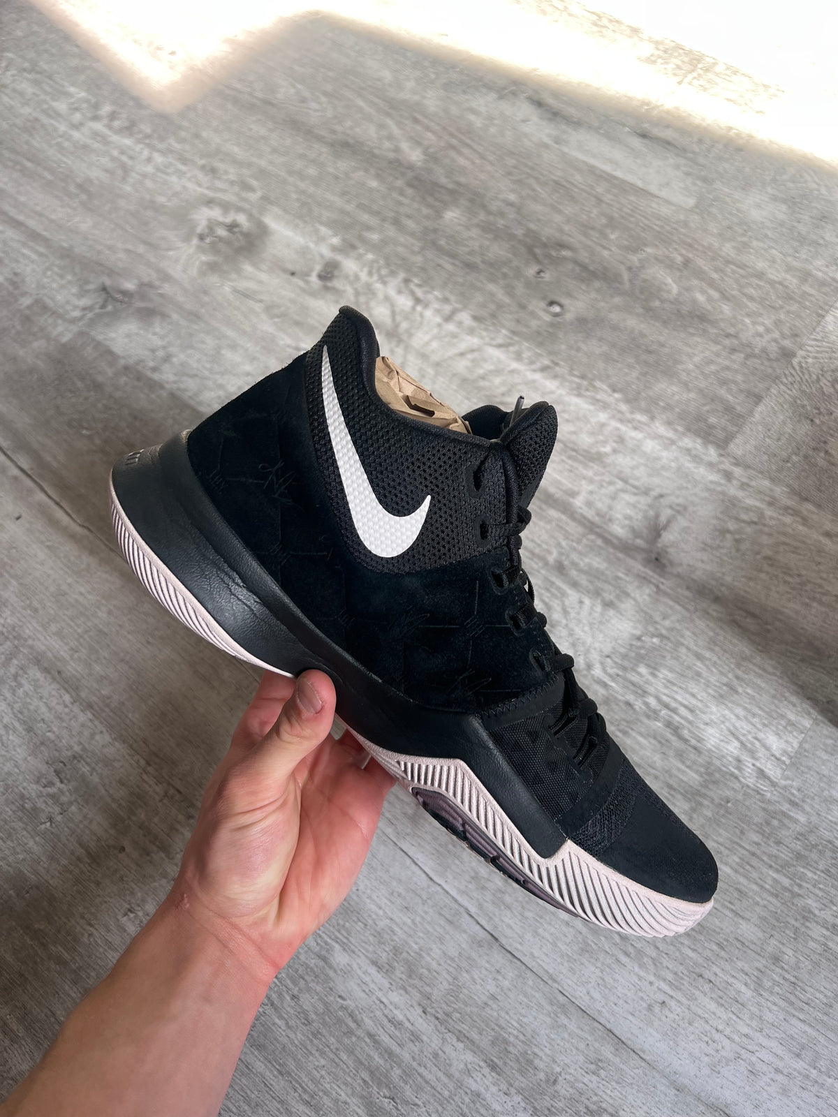 Buty Nike Kyrie 3 Black Suede