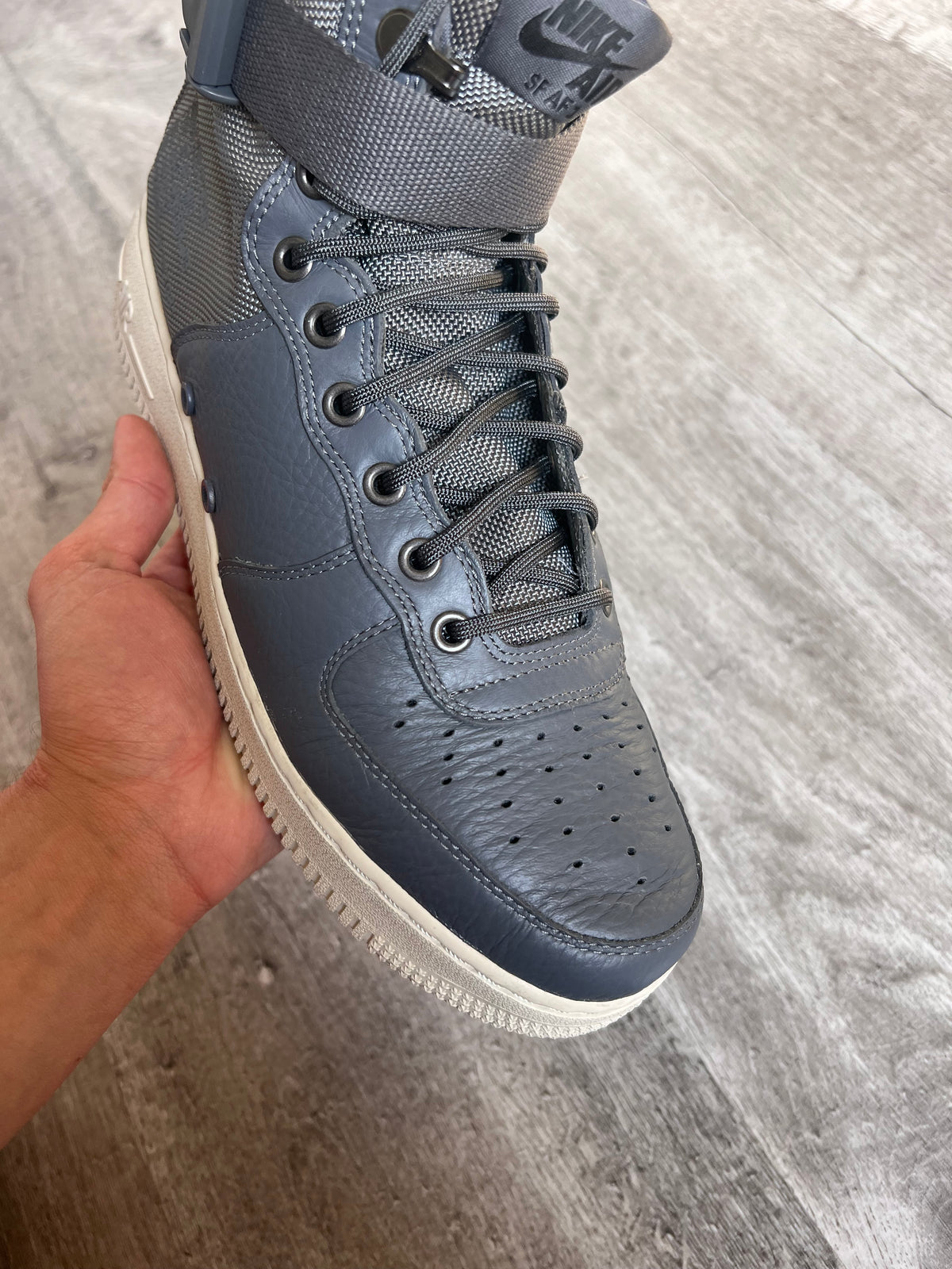 Buty Nike SF Air Force 1 Mid Dark Grey