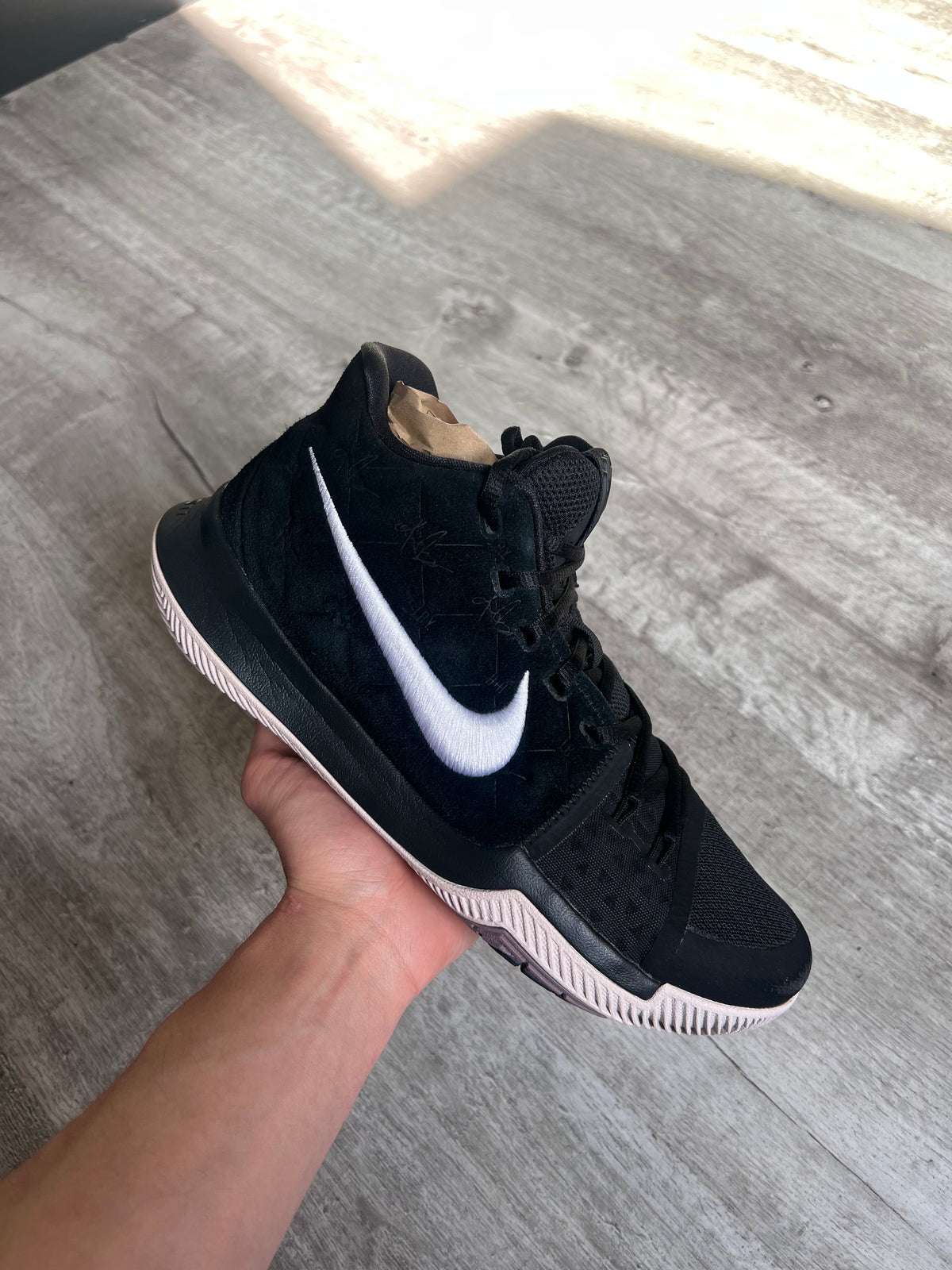 Buty Nike Kyrie 3 Black Suede