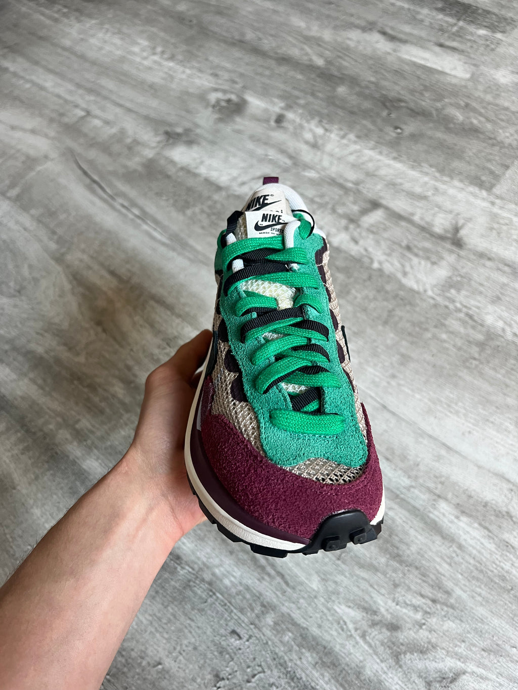 Buty Nike Sacai Vaporwaffle Villain Red Neptune Green