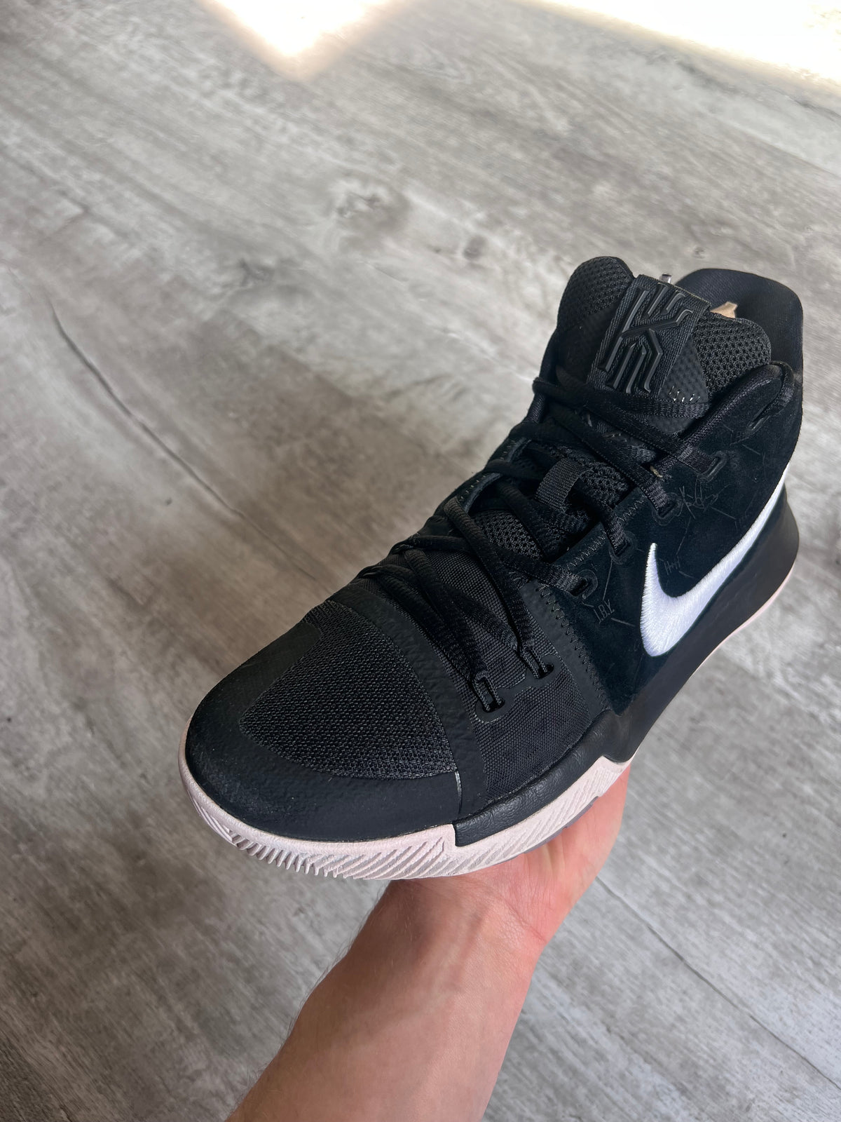 Buty Nike Kyrie 3 Black Suede