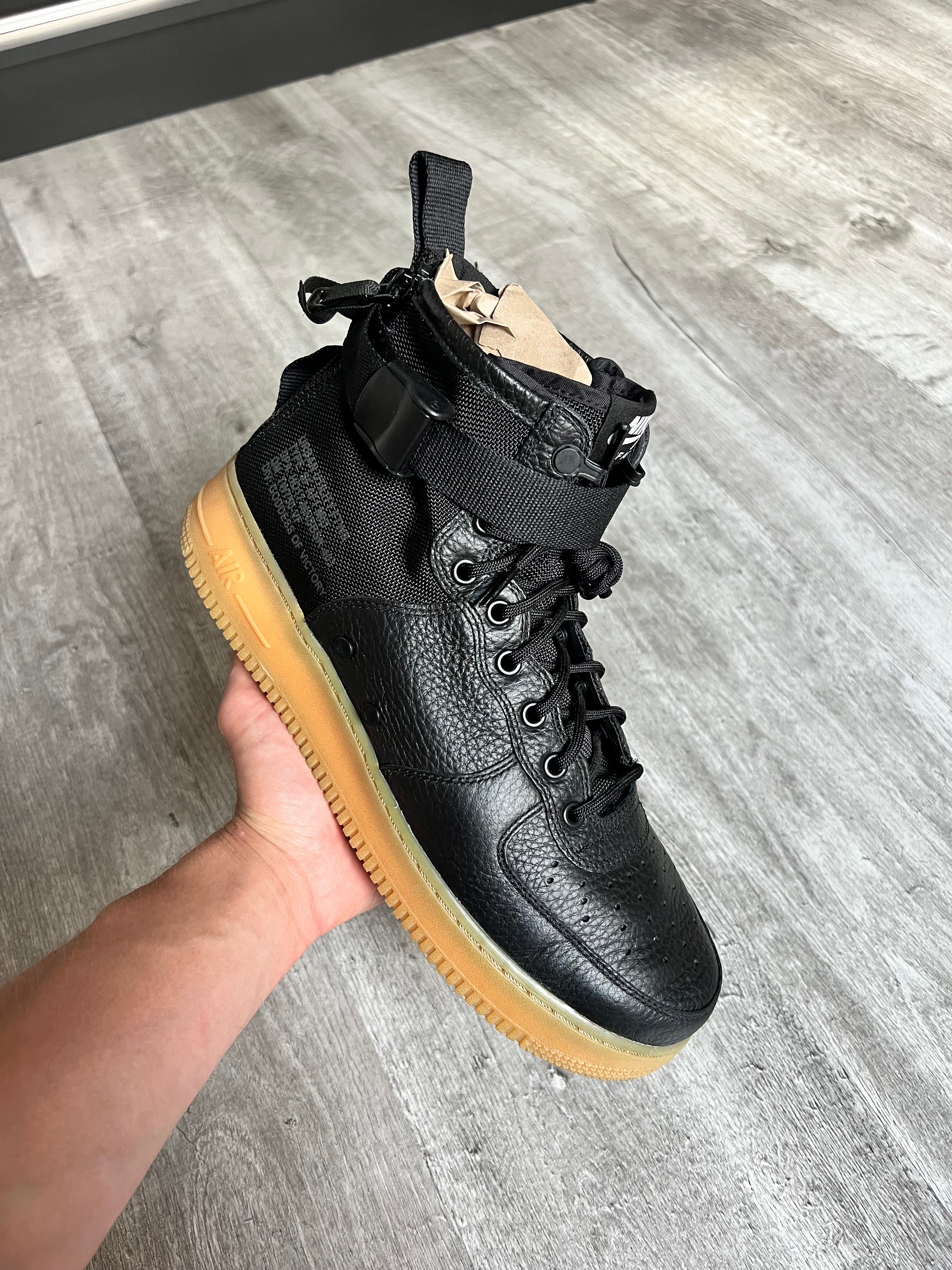 Buty Nike SF Air Force 1 Mid Black Gum