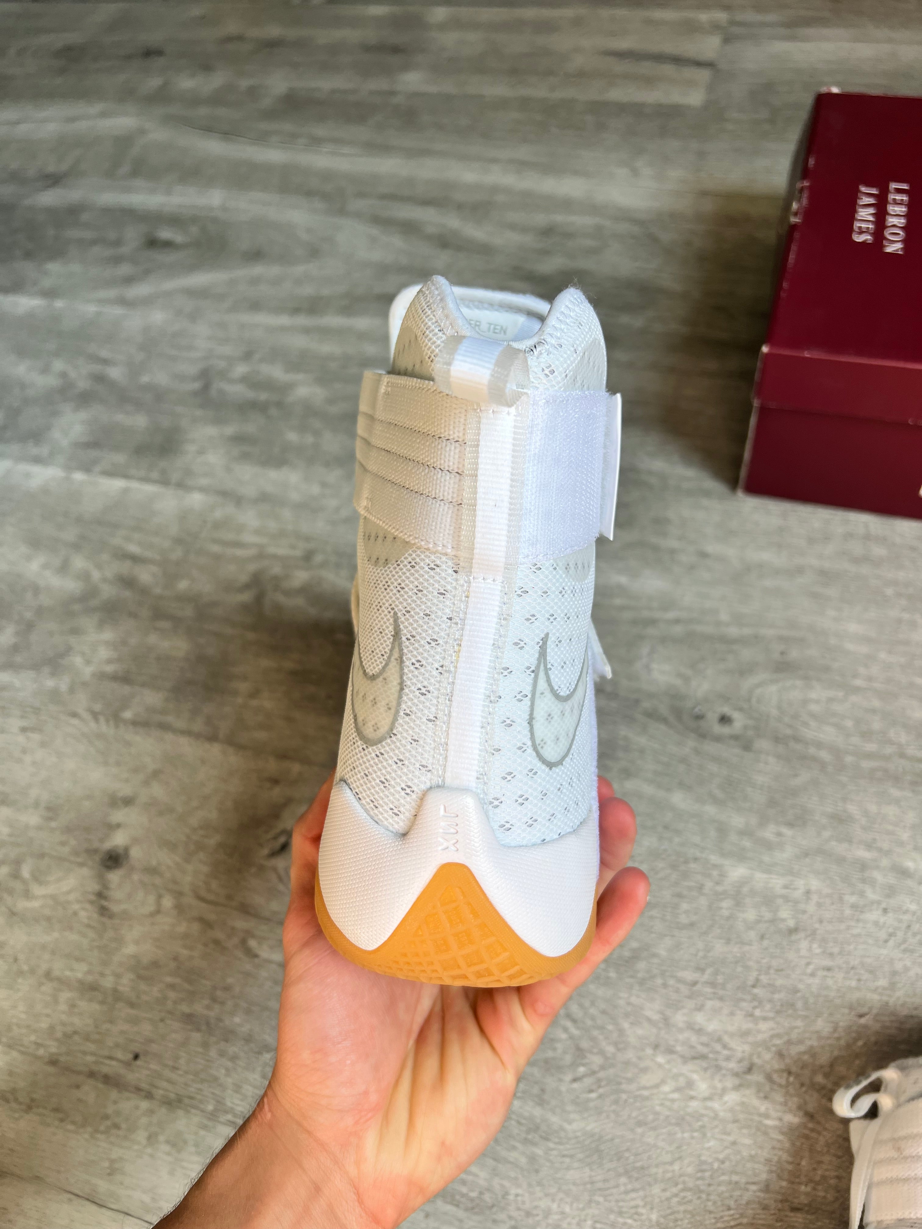 Buty Nike Lebron Zoom Soldier 10 Strive For Greatness
