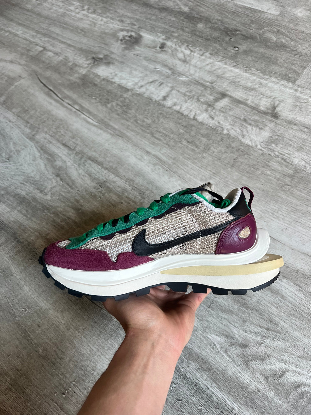 Buty Nike Sacai Vaporwaffle Villain Red Neptune Green