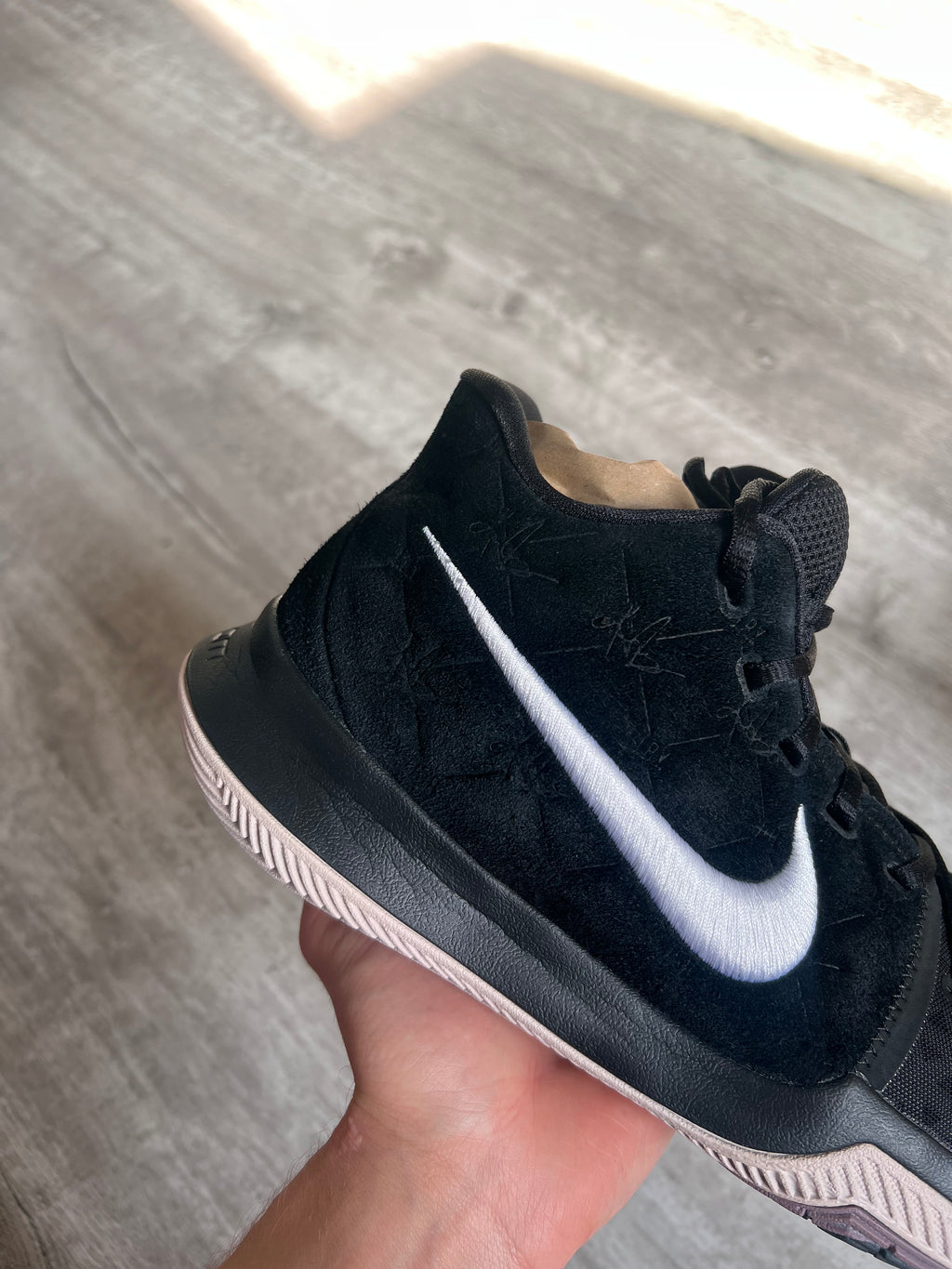 Buty Nike Kyrie 3 Black Suede