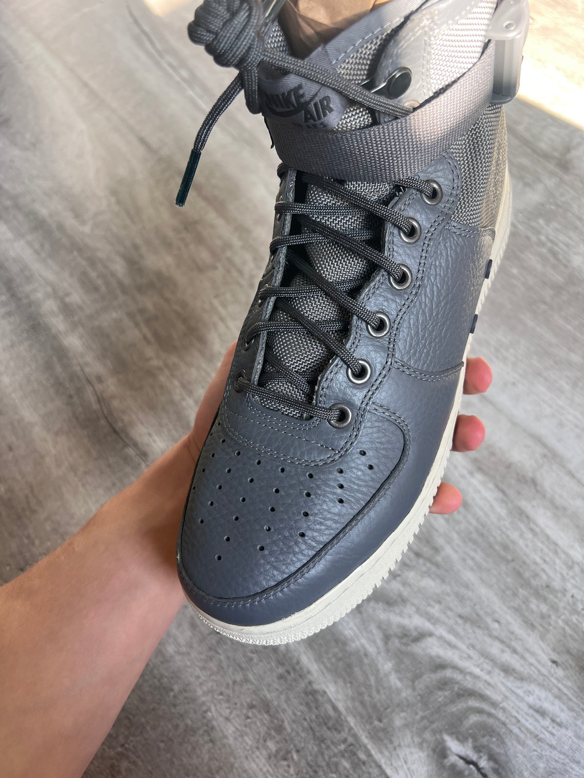 Buty Nike SF Air Force 1 Mid Dark Grey