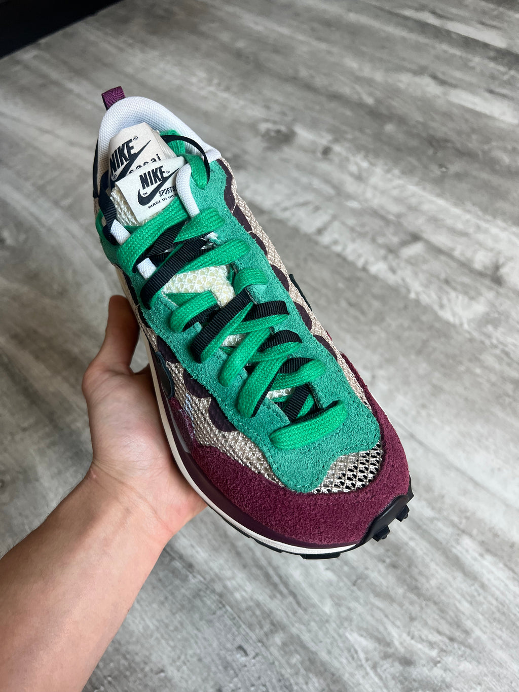 Buty Nike Sacai Vaporwaffle Villain Red Neptune Green