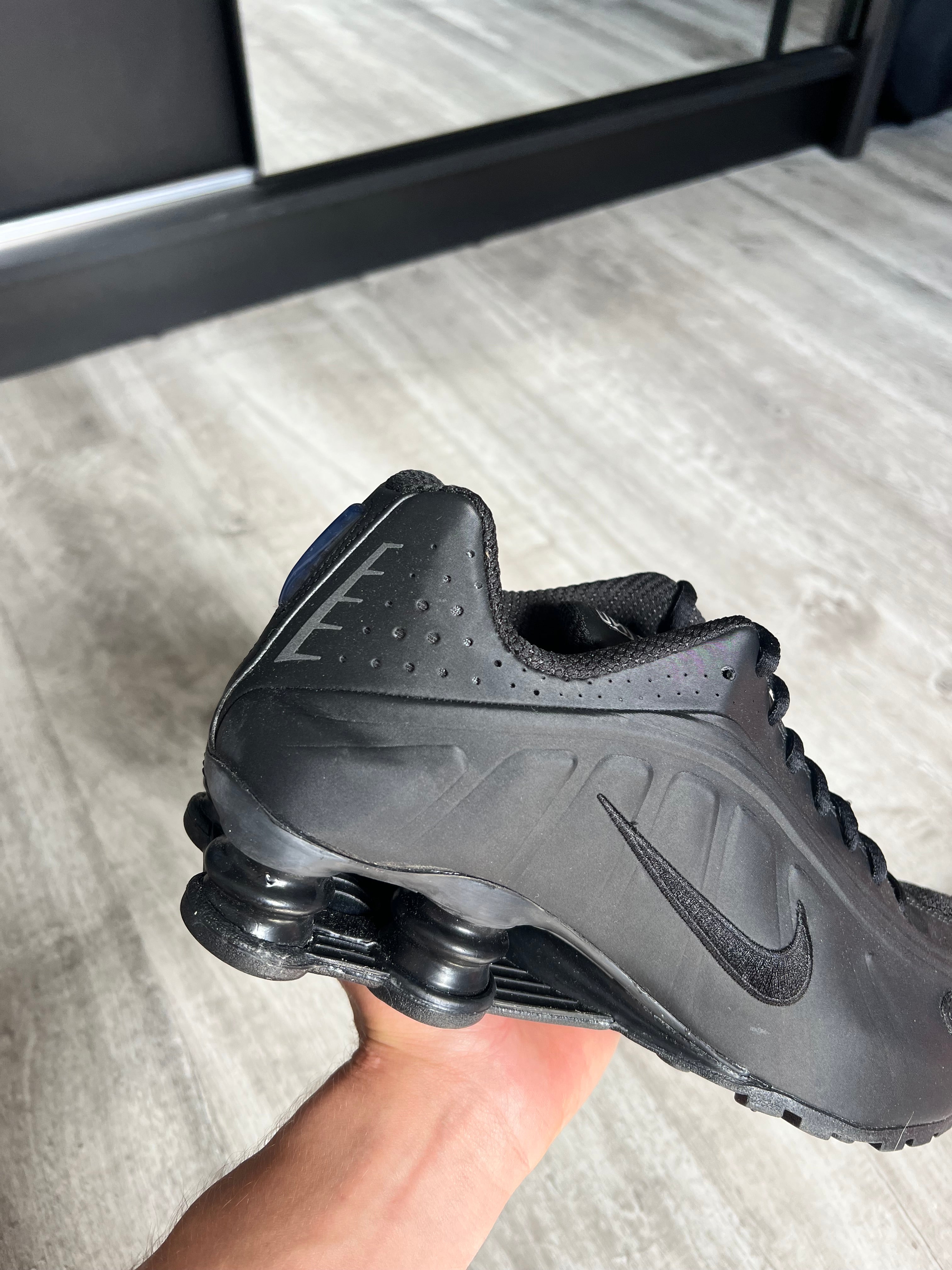 Buty Nike Shox R4 Triple Black Matte