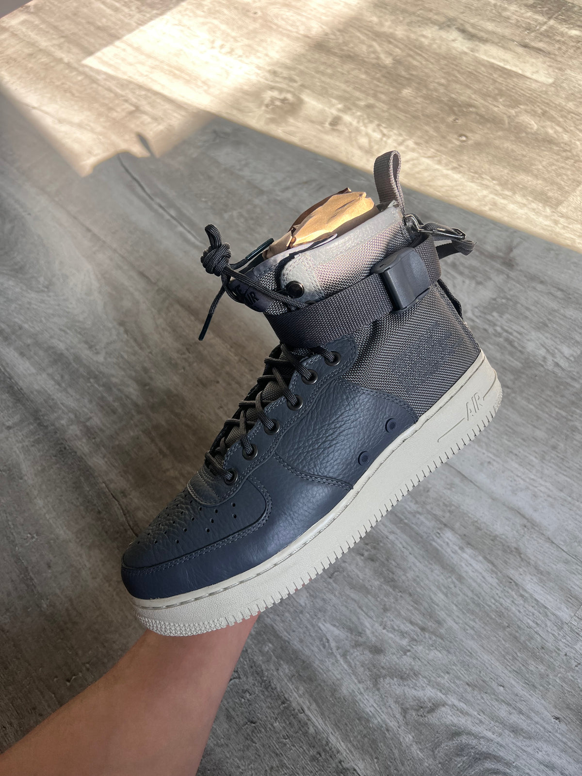 Buty Nike SF Air Force 1 Mid Dark Grey