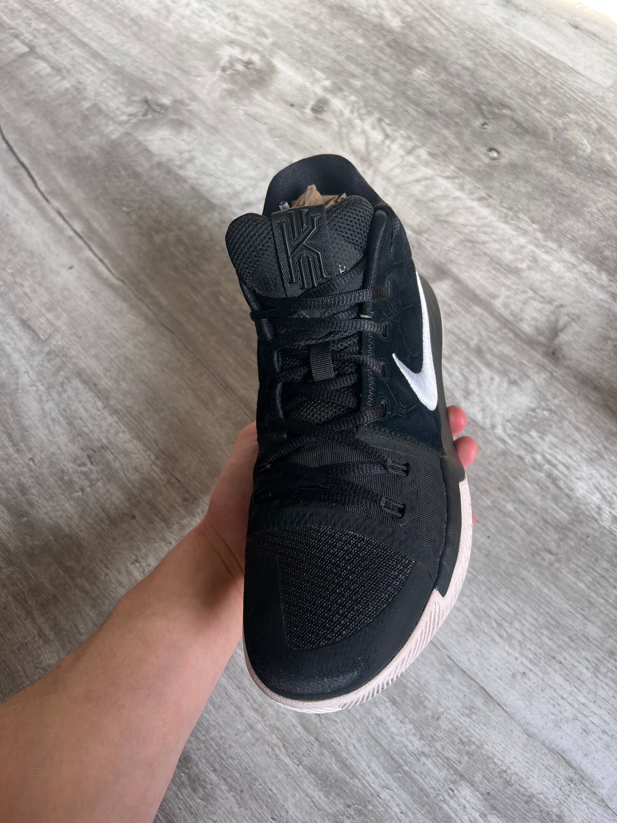 Buty Nike Kyrie 3 Black Suede