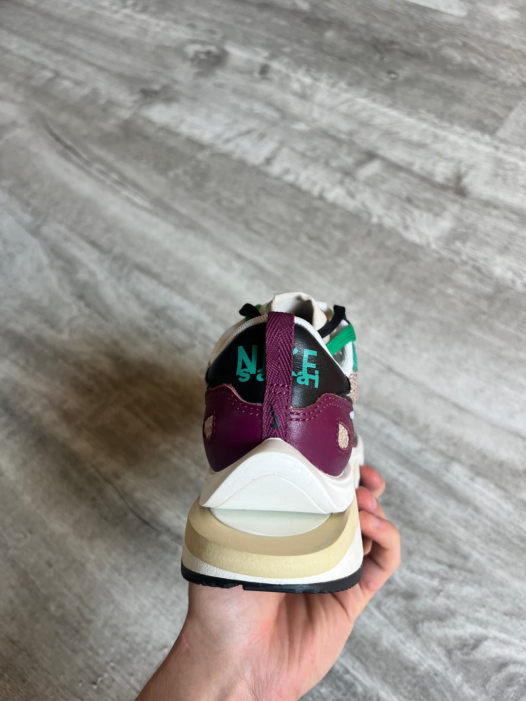 Buty Nike Sacai Vaporwaffle Villain Red Neptune Green