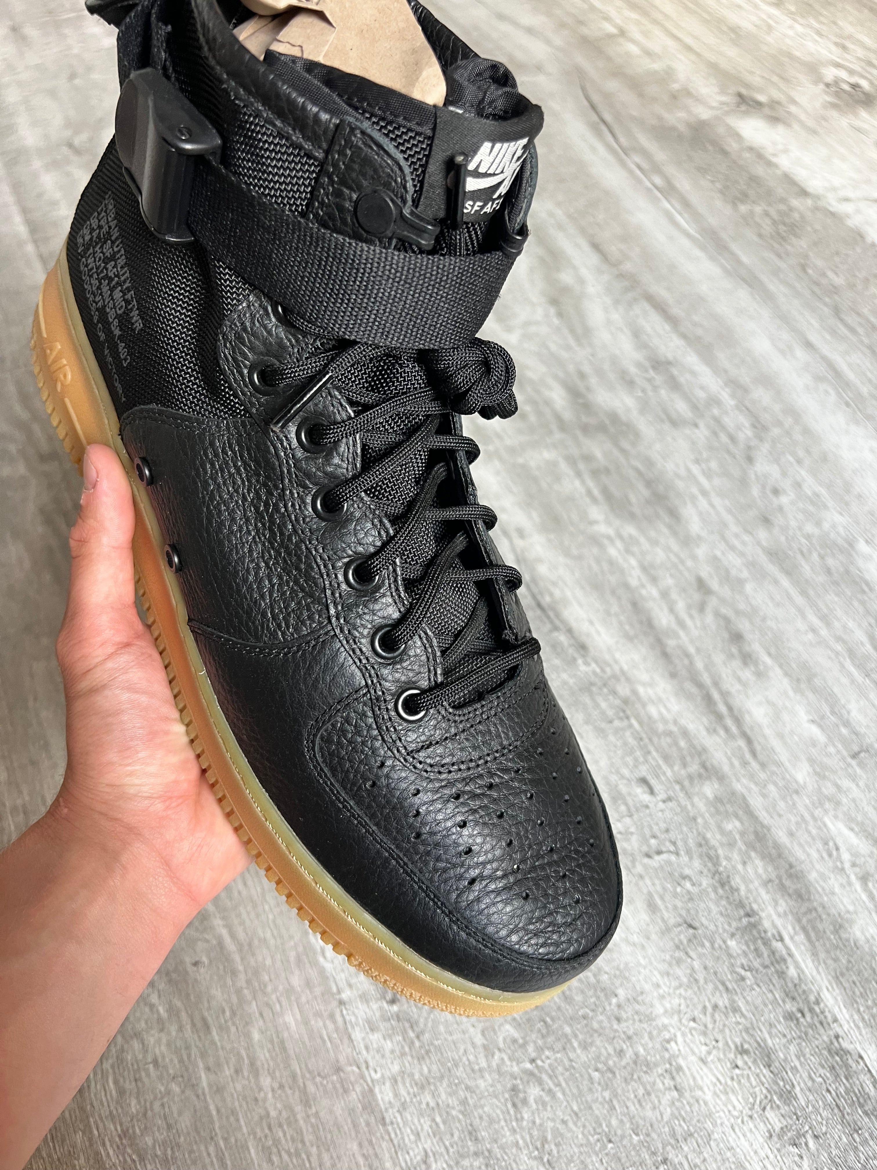 Buty Nike SF Air Force 1 Mid Black Gum
