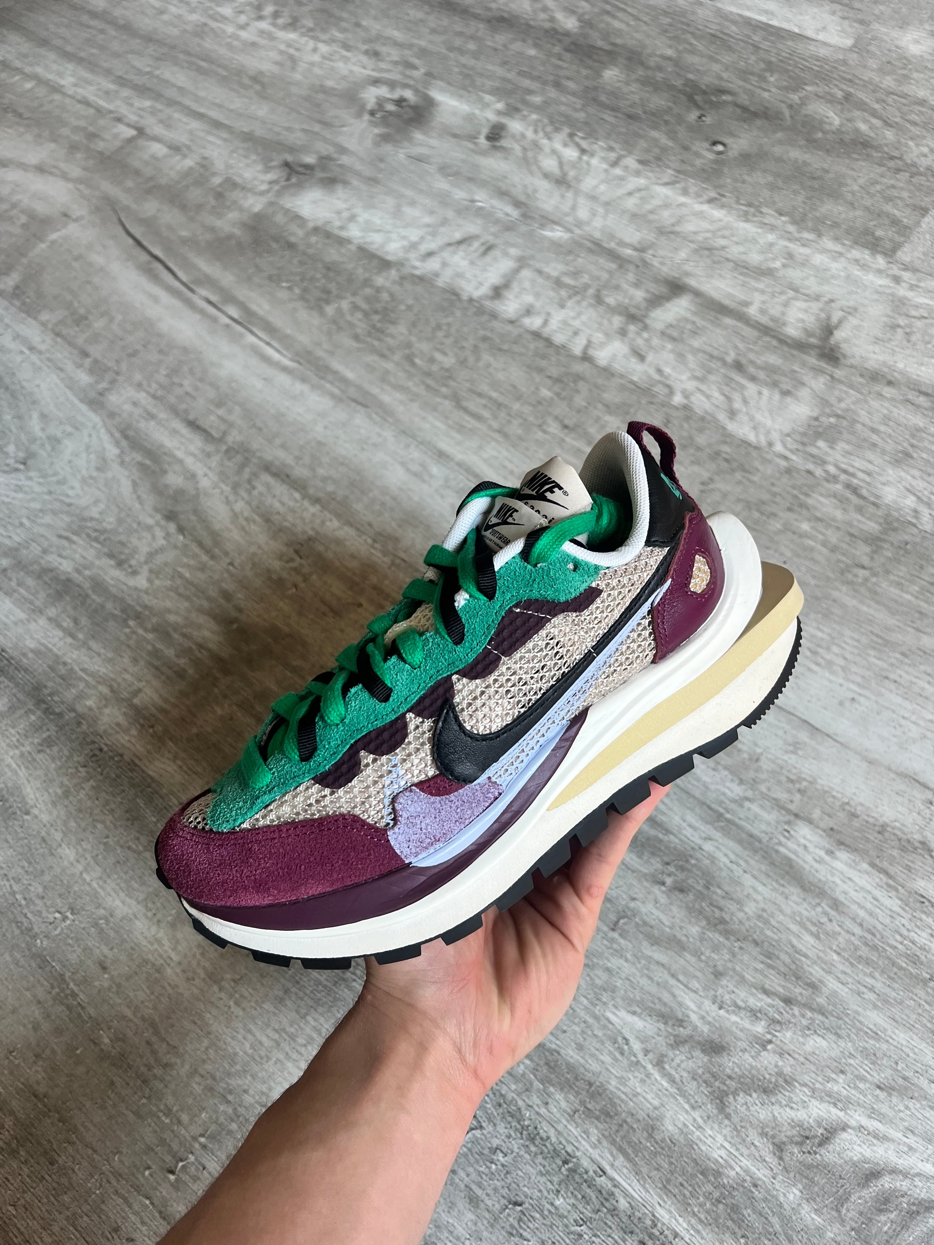 Buty Nike Sacai Vaporwaffle Villain Red Neptune Green