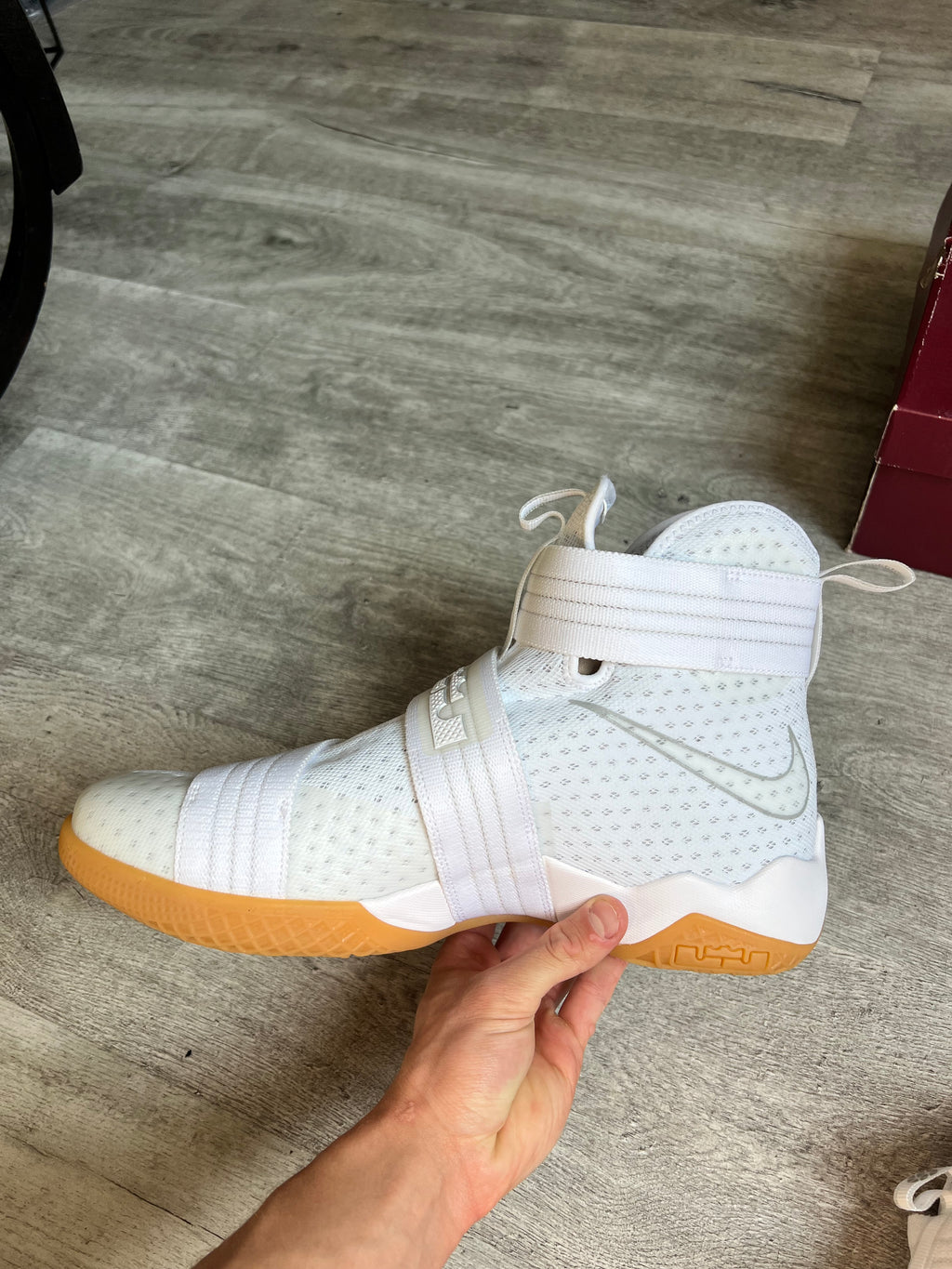 Buty Nike Lebron Zoom Soldier 10 Strive For Greatness
