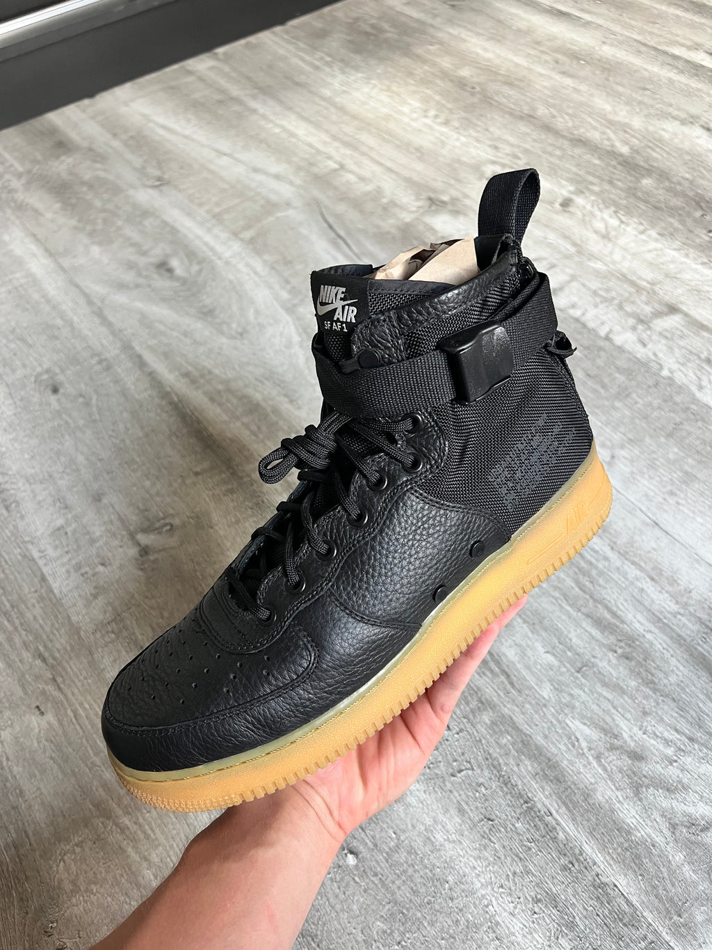 Buty Nike SF Air Force 1 Mid Black Gum
