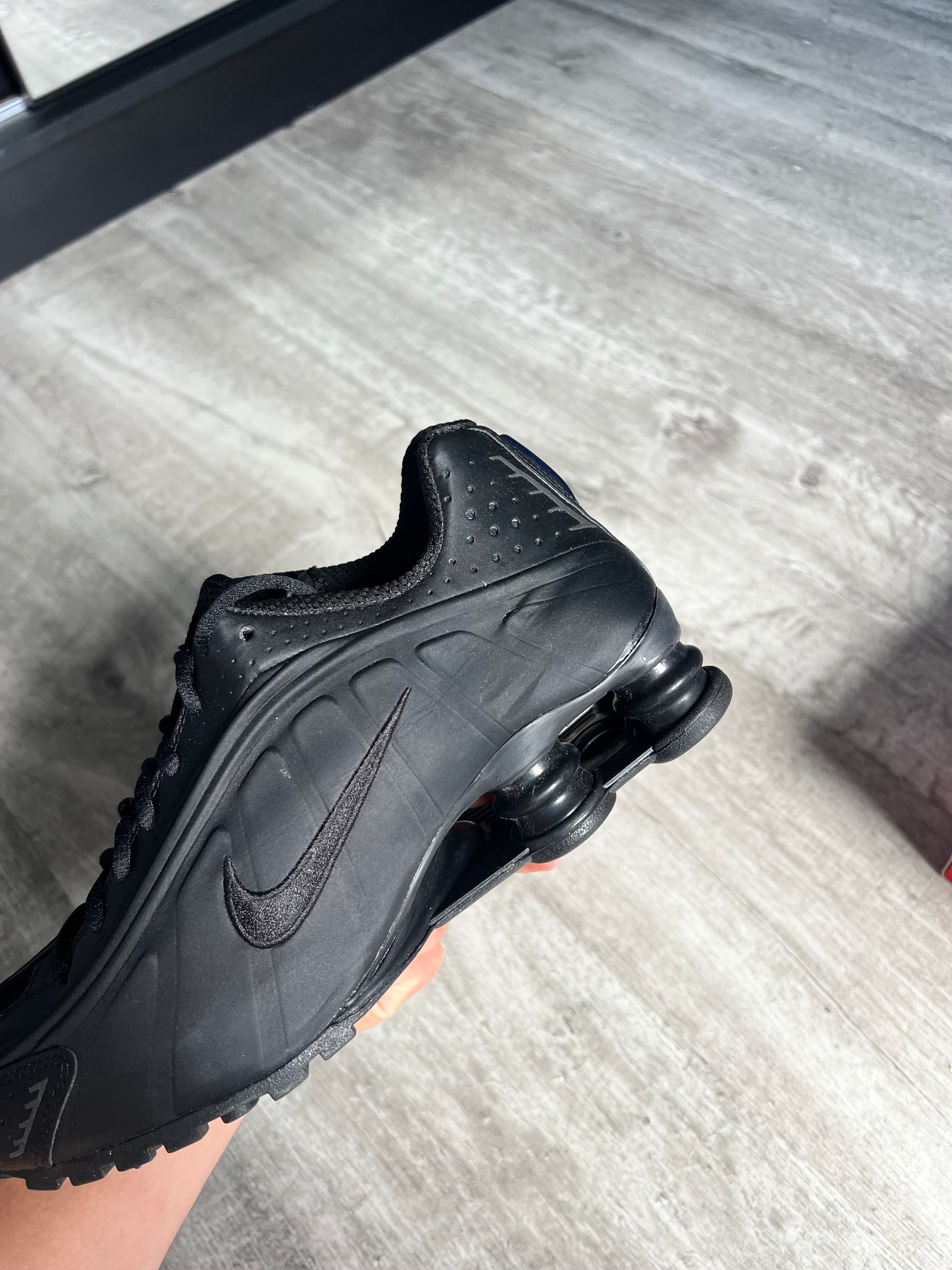 Buty Nike Shox R4 Triple Black Matte