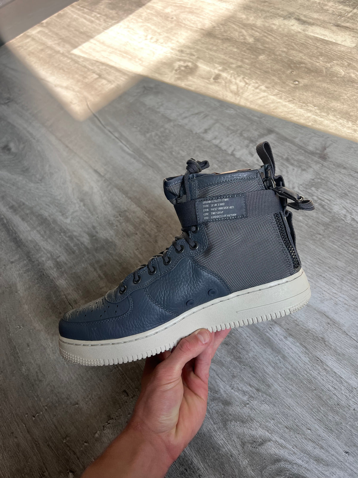 Buty Nike SF Air Force 1 Mid Dark Grey