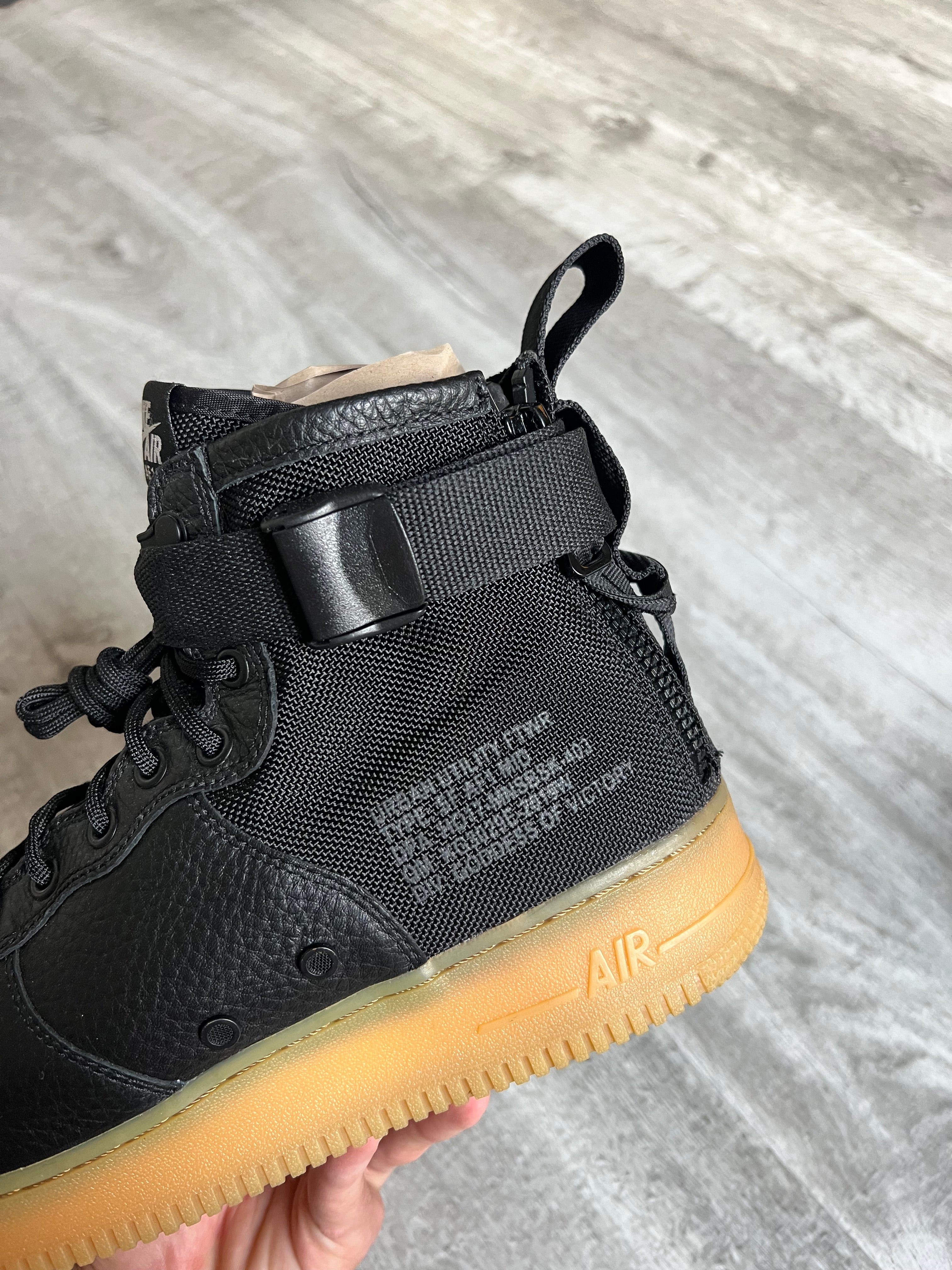 Buty Nike SF Air Force 1 Mid Black Gum