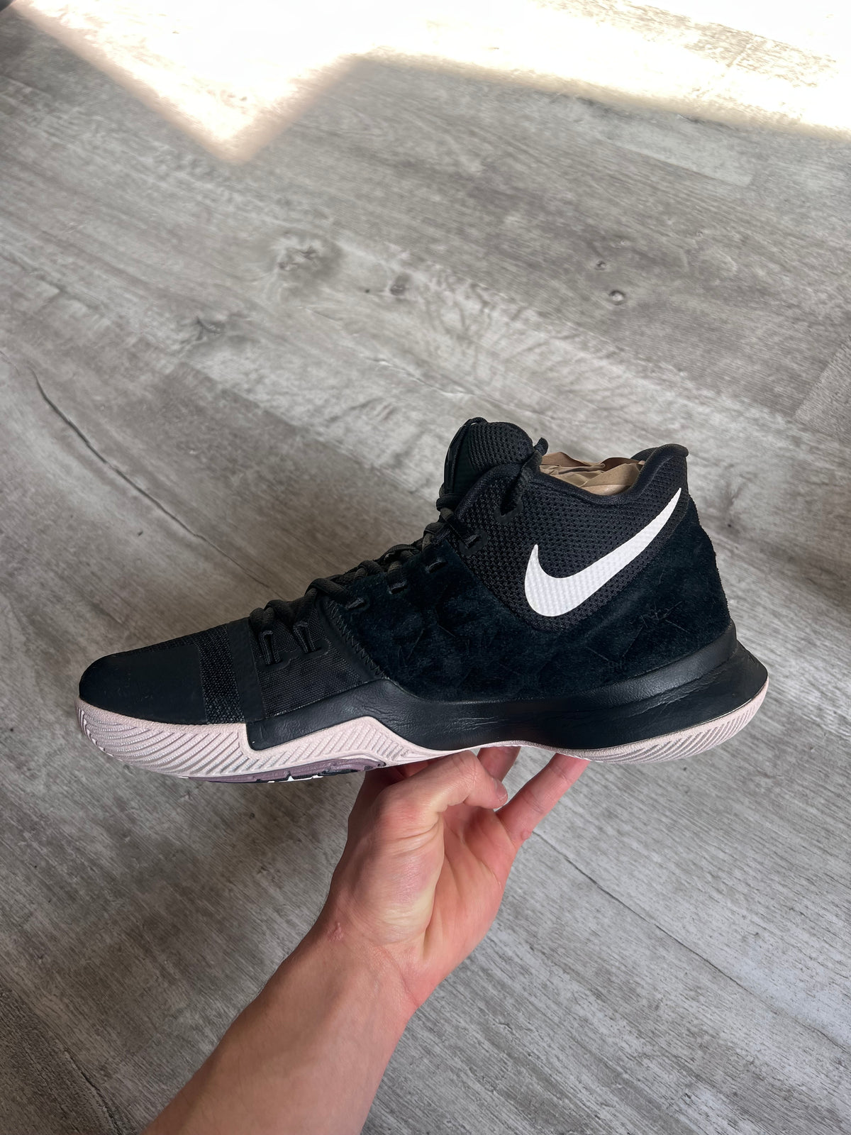 Buty Nike Kyrie 3 Black Suede