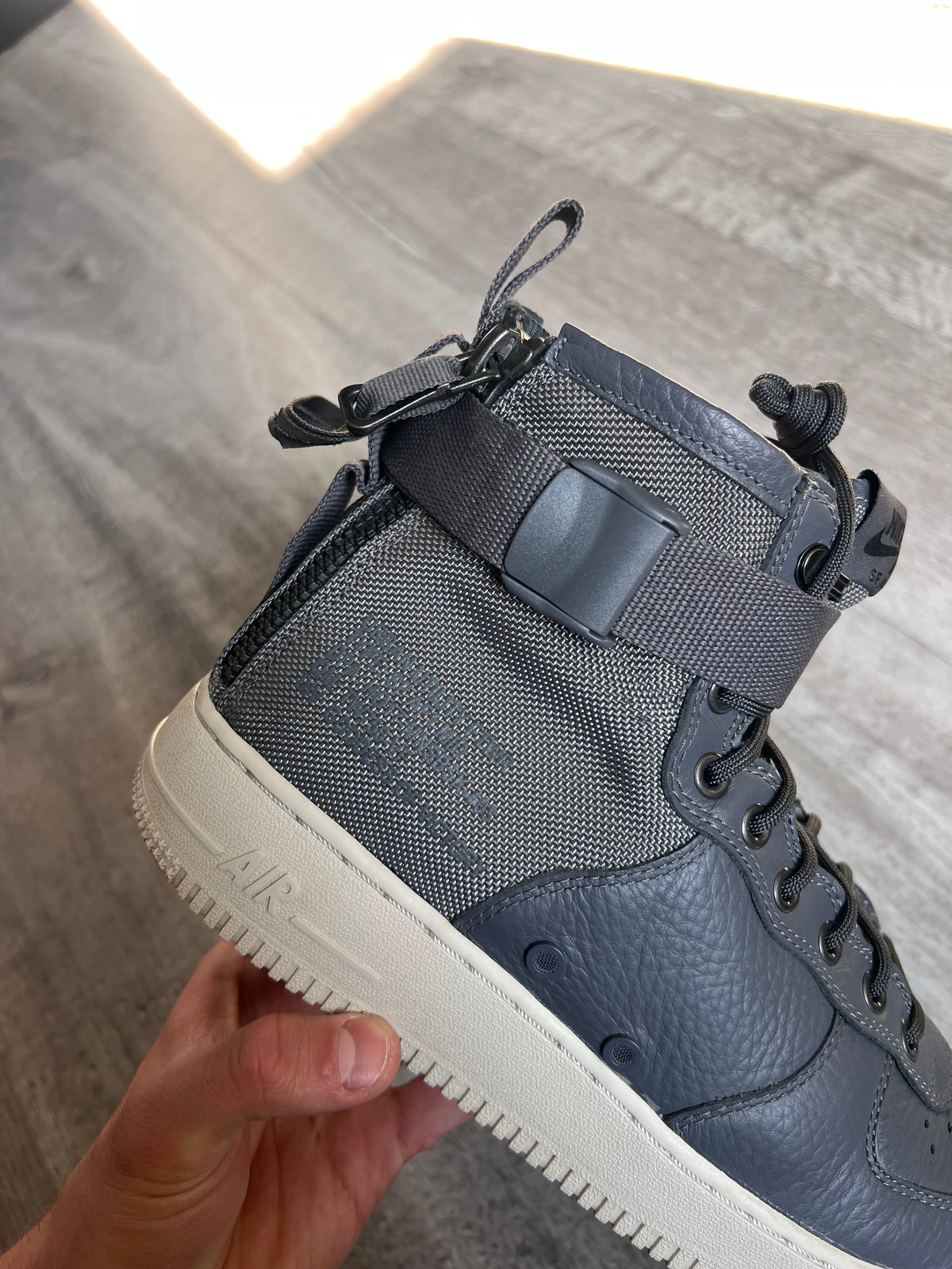 Buty Nike SF Air Force 1 Mid Dark Grey