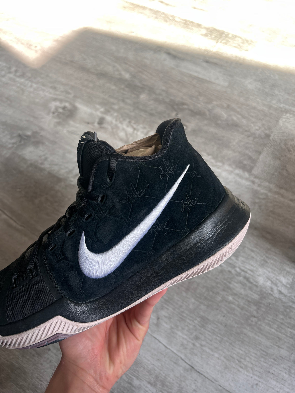 Buty Nike Kyrie 3 Black Suede