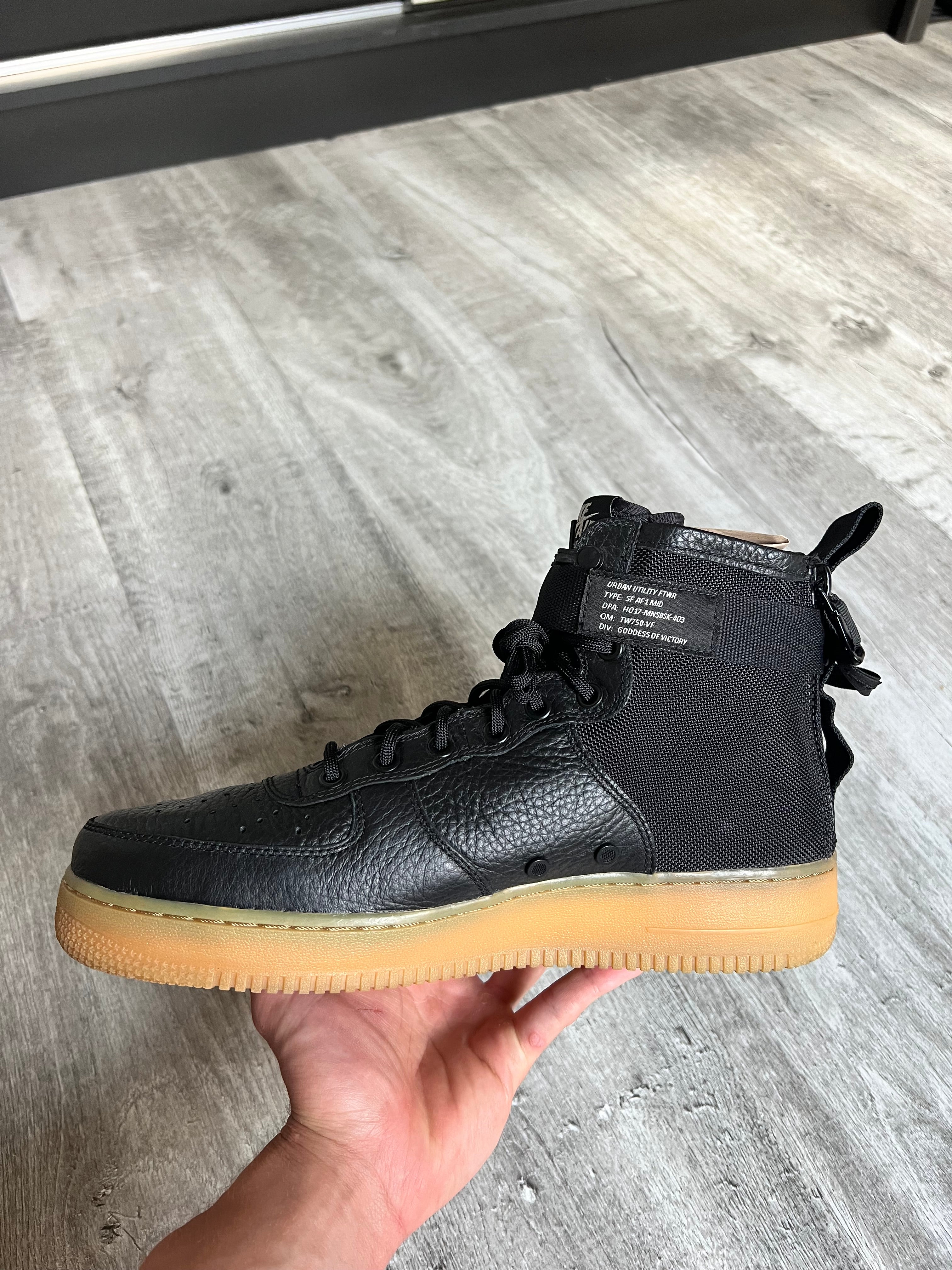Buty Nike SF Air Force 1 Mid Black Gum