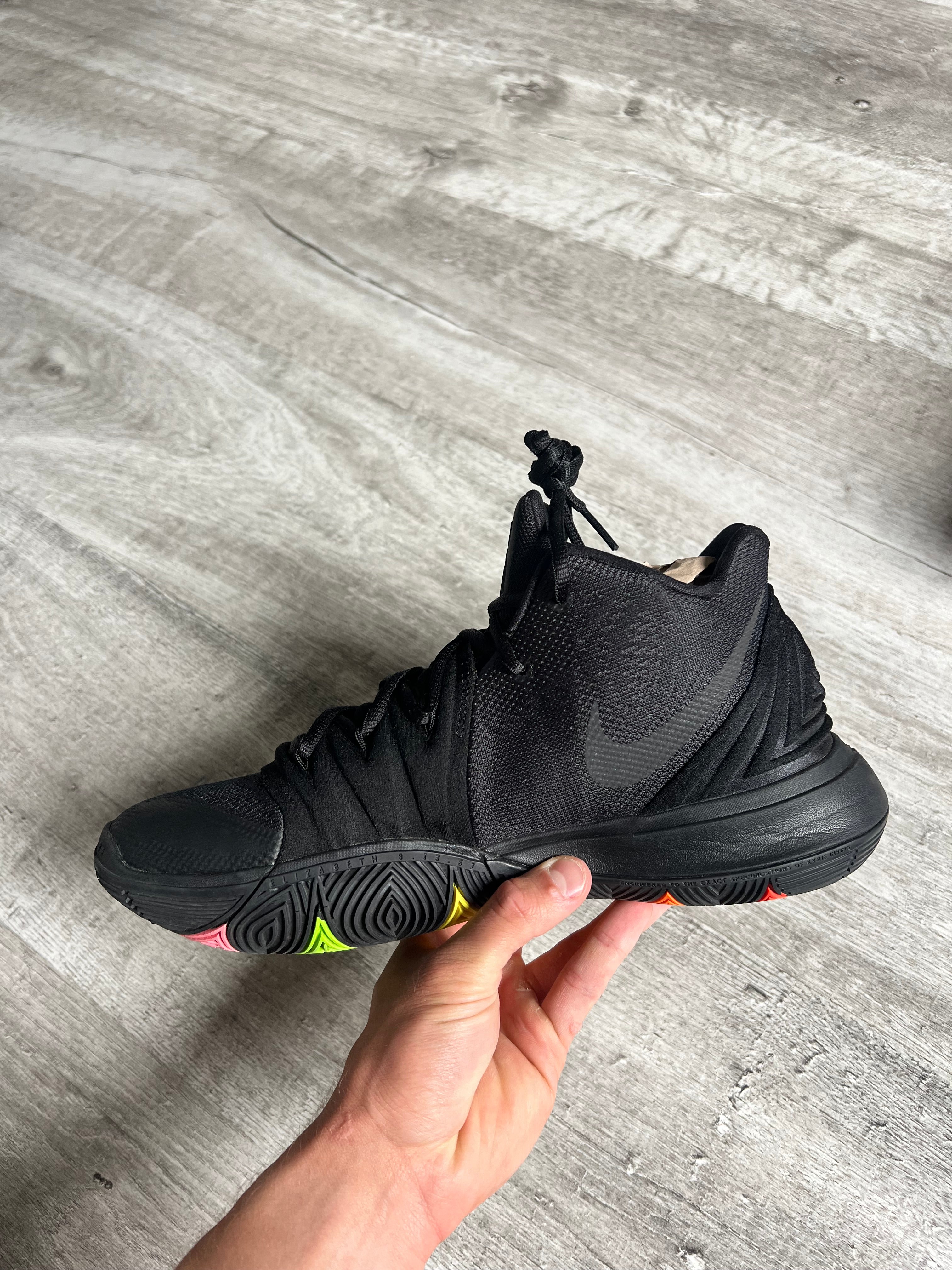 Buty Nike Kyrie 5 Black Rainbow Soles