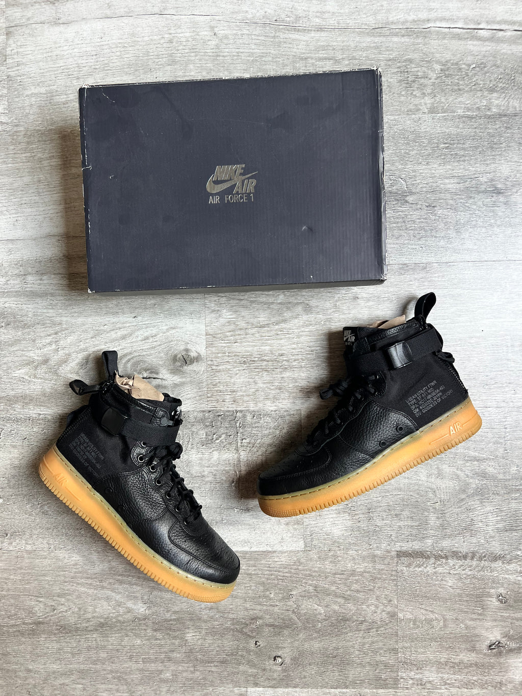 Buty Nike SF Air Force 1 Mid Black Gum